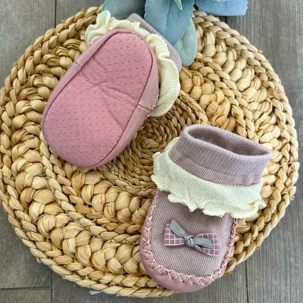 Adorable boho baby girl walker shoes /slipper grip bottoms 0-6 months